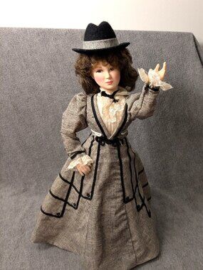 Vintage Effanbee Porcelain Collector Doll Central Park Collection